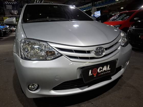 TOYOTA ETIOS 1.5 XS SEDAN 16V FLEX 4P MANUAL TOYOTA ETIOS 1.5 XS SEDAN 16V FLEX 4P MANUAL